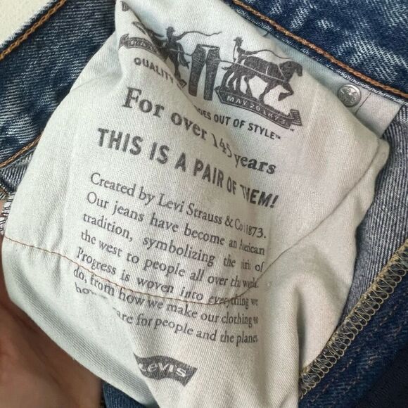 Levi's Men's Blue Five Pocket Distressed Denim Straight Leg Jeans Size 36X32 - Picture 13 of 15